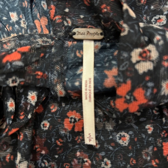 FREE PEOPLE Sheer Balloon Sleeve Floral Top Size Small - Picture 6 of 6